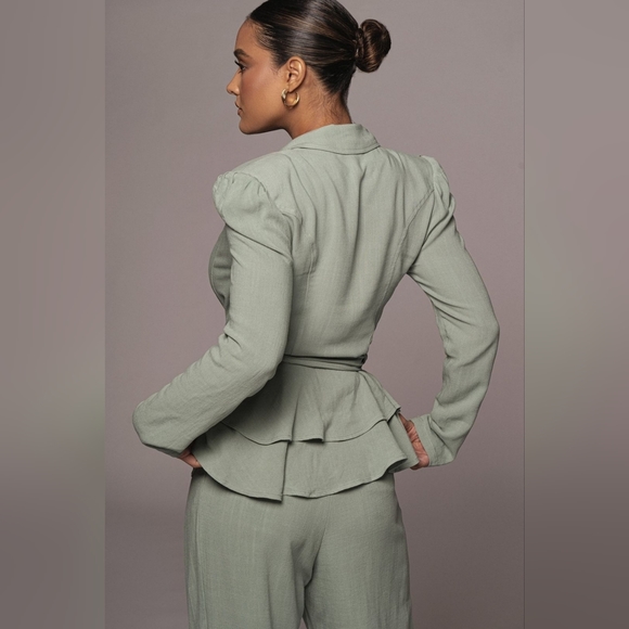 SAGE RIYAH RUFFLE BLAZER and pant - Picture 8 of 12
